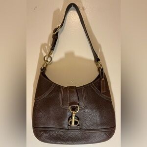 A Rare Vintage Brown Pebbled Leather Coach Hampton medium Slim Hobo Handbag